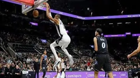 国米客场与米兰战平，阿根廷球员献关键助攻，再现劳塔罗精准射门